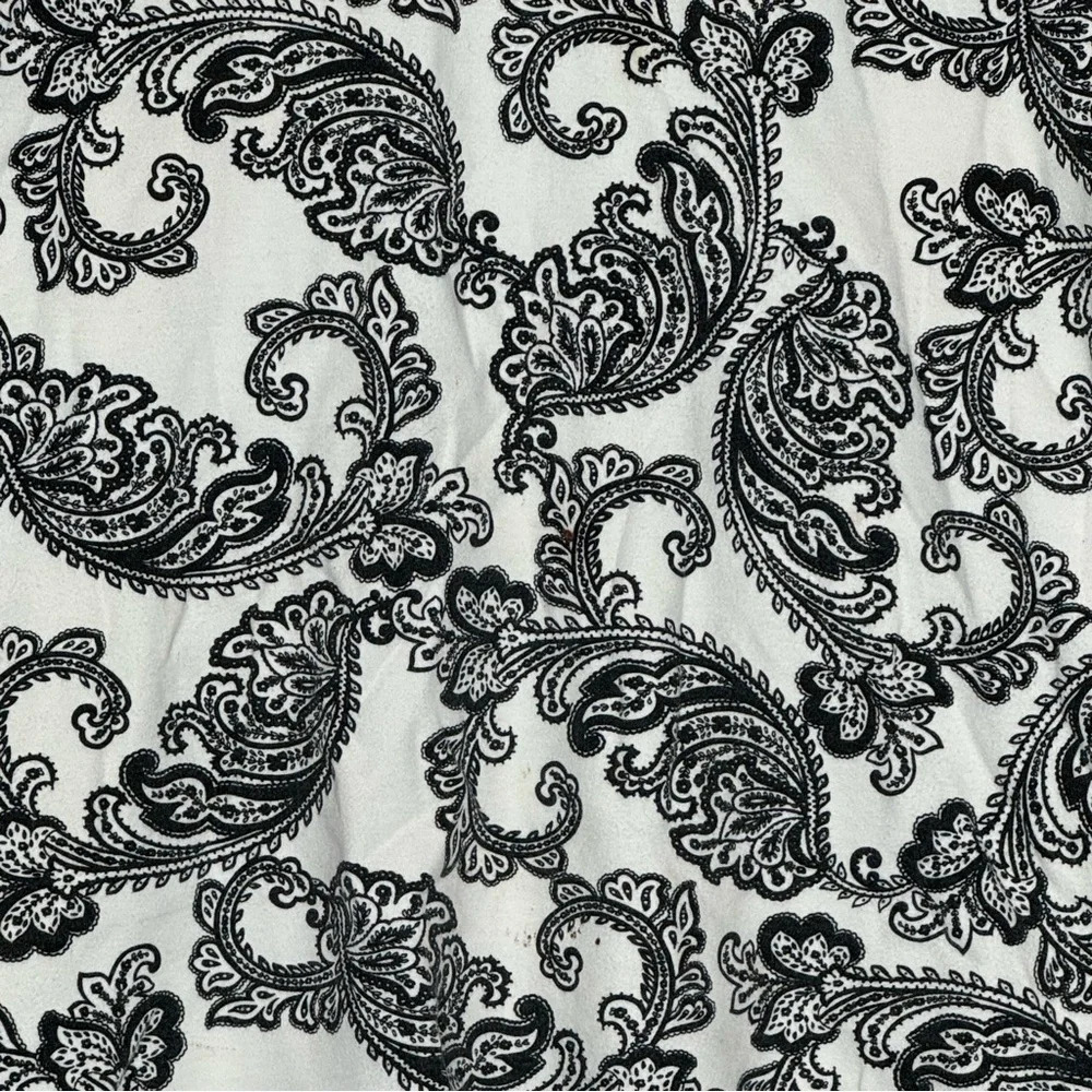 Croft & Barrow 2X Shirt Top Black White Paisley Short Sleeve Round Neck Cotton - Picture 2 of 7